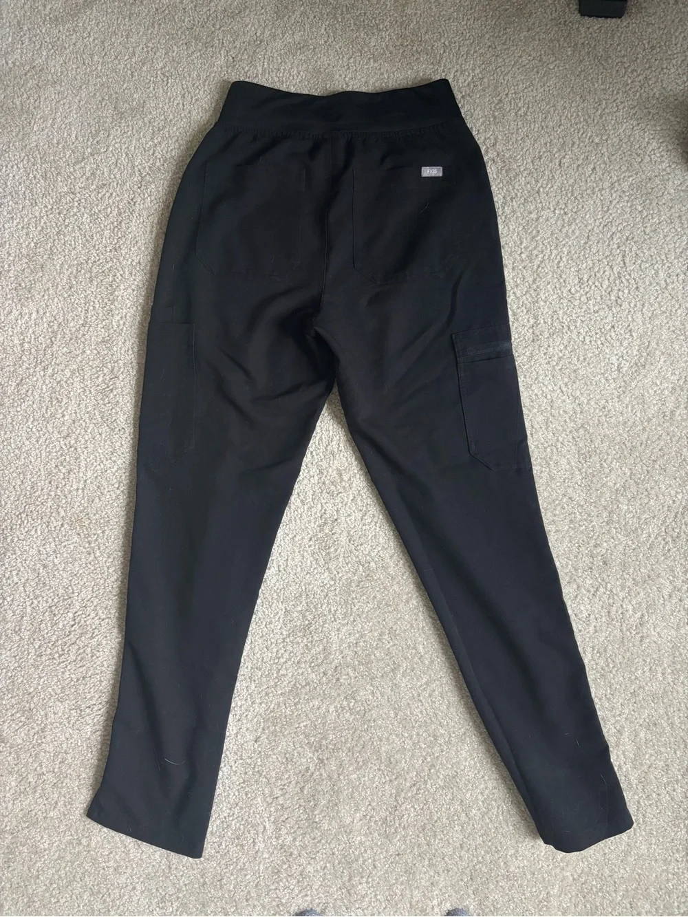 Figs women’s Yola skinny scrub pants